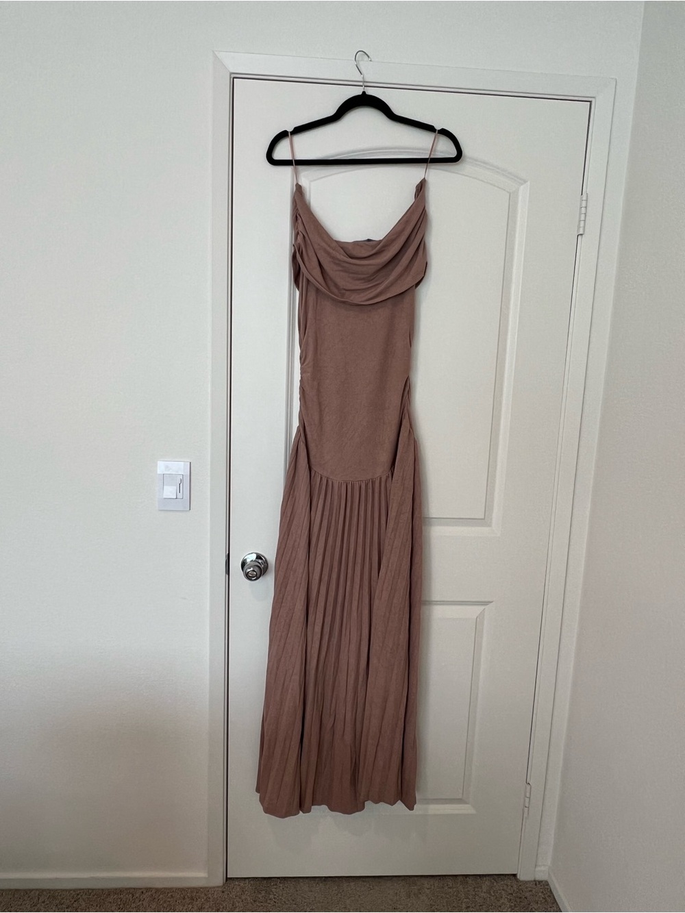 Lioness Off-Shoulder Pleated Maxi Skirt Dress in Taupe - Picture 6 of 12